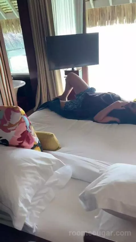 Suite bed picture #10