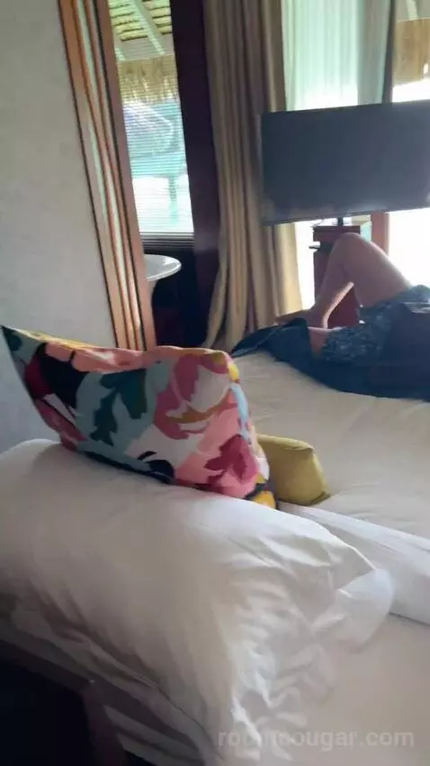 Suite bed picture #12