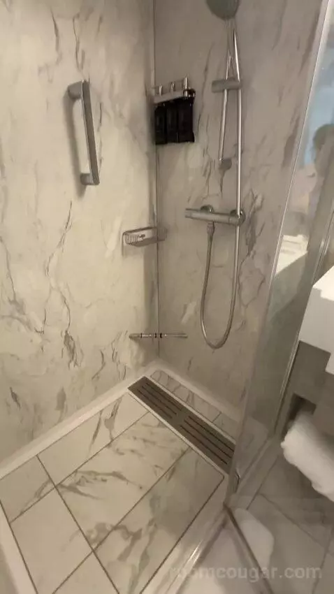 Solo Infinite Veranda (#6139) bathroom picture #8