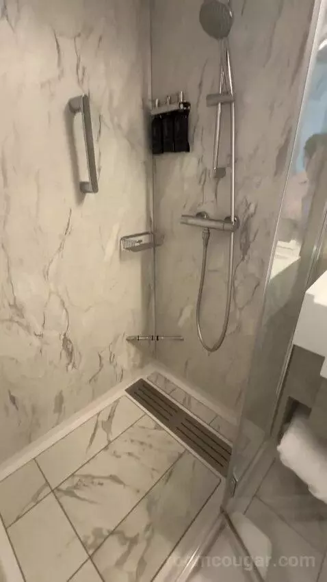Solo Infinite Veranda (#6139) bathroom picture #9