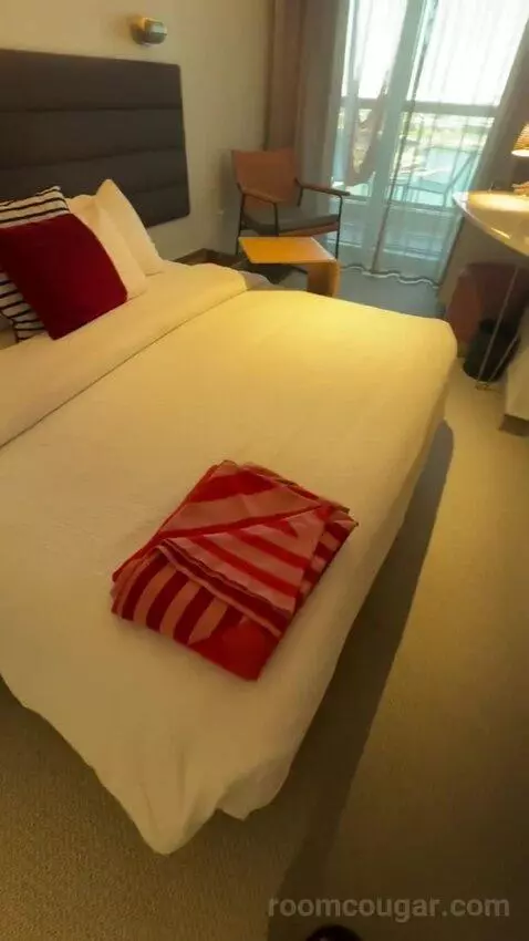 Sea Terrace (11038A) bed picture #5