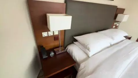 Suite (Room 1507) bed picture #7
