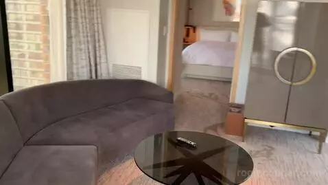 Executive Lounge Access 1 Bedroom Suite, 1 King (#1201) bed picture #5