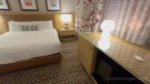 Renovated - 1 King Bed High Floor Deluxe - Corner Room (#1456) bed picture #3