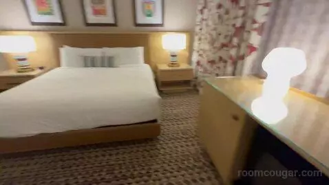 Renovated - 1 King Bed High Floor Deluxe - Corner Room (#1456) bed picture #4