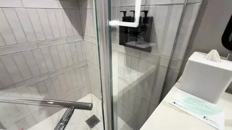Studio King (#13-535) bathroom picture #4
