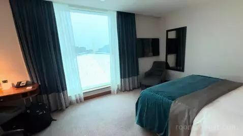 Junior King Suite - High Floor (#1609) bed picture #11