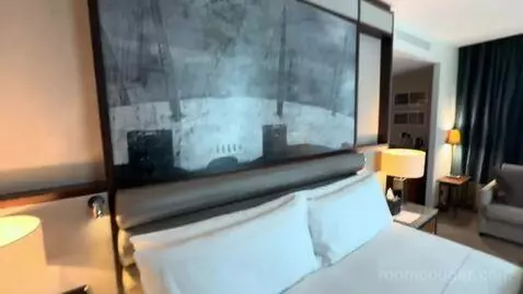 Junior King Suite - High Floor (#1609) bed picture #1