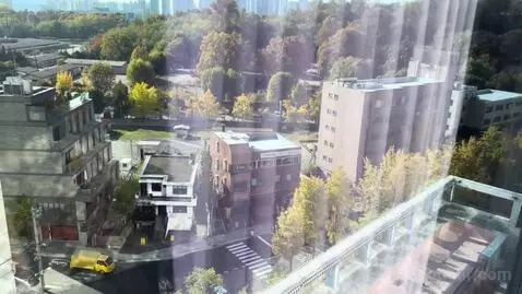 Itaewon King Room - Outdoor Pool Access Excluded (#1122) view picture #2