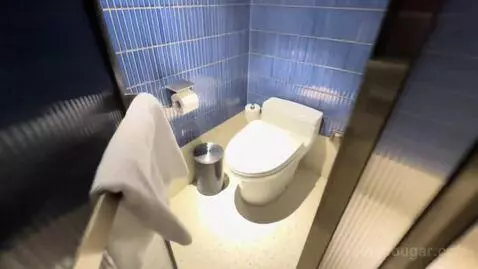 Itaewon King Room - Outdoor Pool Access Excluded (#1122) bathroom picture #2