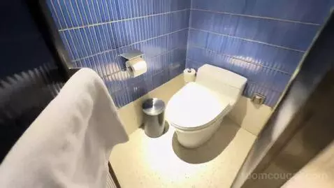 Itaewon King Room - Outdoor Pool Access Excluded (#1122) bathroom picture #4