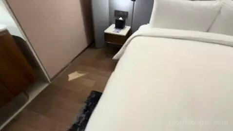 Itaewon King Room - Outdoor Pool Access Excluded (#1122) bed picture #1