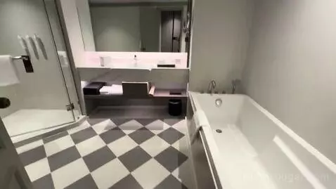 Deluxe King Room with Bathtub (#3819) bathroom picture #5