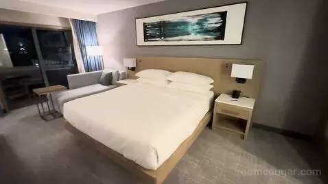 Queen Room with Two Queen Beds (#1016) bed picture #3