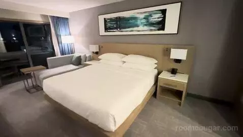 Queen Room with Two Queen Beds (#1016) bed picture #4