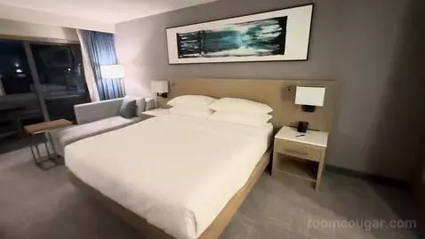 Queen Room with Two Queen Beds (#1016) bed picture #5