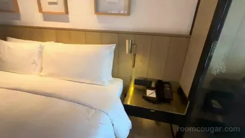 Deluxe Room with Balcony (#3509) bed picture #7