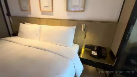 Deluxe Room with Balcony (#3509) bed picture #9