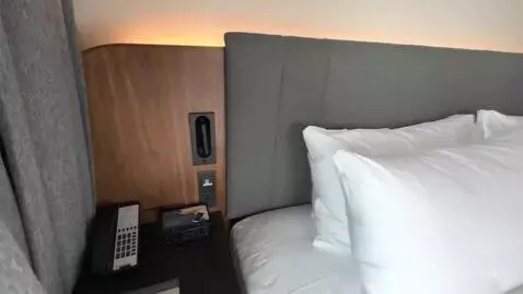 King Suite (#507) bed picture #10
