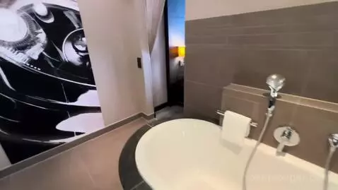 Junior Suite Deluxe (#501) bathroom picture #7