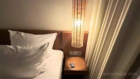 Junior Suite (#214) bed picture #7