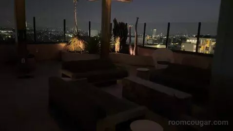 King Room with Hollywood Hills View (#723) picture #11