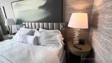 One Bedroom King Suite (#353) bed picture #9