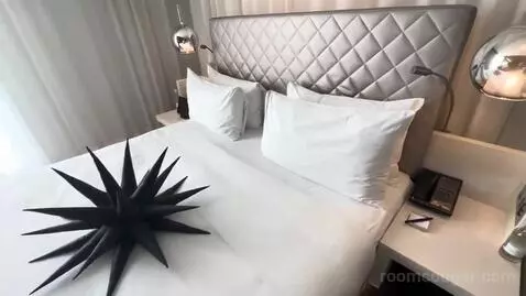 Fabulous Room, 1 King, High Floor (#628) bed picture #4