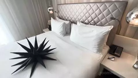 Fabulous Room, 1 King, High Floor (#628) bed picture #5