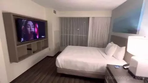 One-Bedroom Suite with Two Queen Beds with Kitchen and Sofa Bed (#326) view picture #6