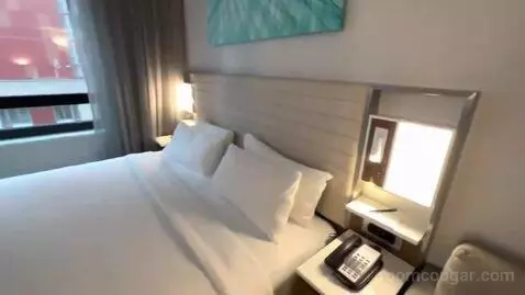 King Room (#1104) bed picture #11