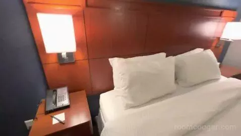 One Bedroom King Suite (#250) bed picture #10