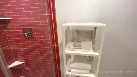 Park Mgm King (#310) bathroom picture #8