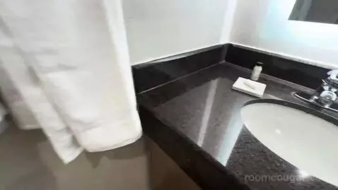 King Room (#743) bathroom picture #5