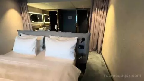 Premium King Room (#1813) bed picture #12