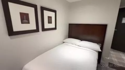 Single Room (#148) bed picture #1