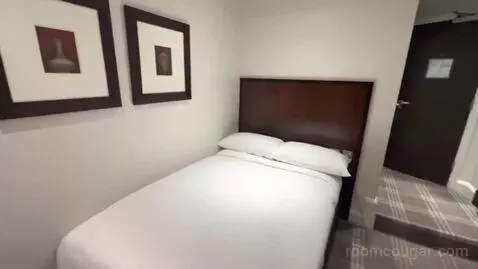 Single Room (#148) bed picture #3