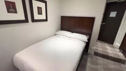 Single Room (#148) bed picture #6