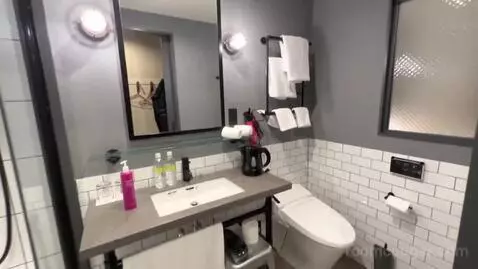 Moxysignaturequeen, 22sqm, Larger Guest Room, 1 Queen (#1016) bathroom picture #7