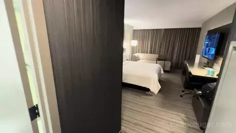 King Room bed picture #2