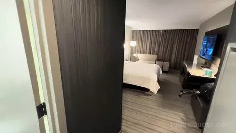 King Room bed picture #4