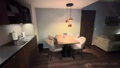 Jr Suite (#132) picture #2