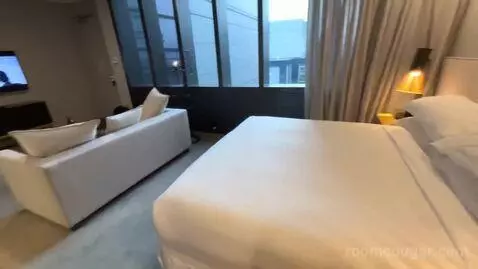 Superior King Room (#1419) bed picture #9