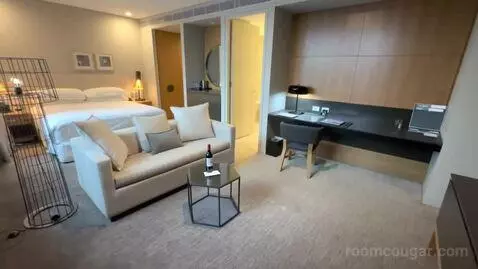 Superior King Room (#1419) bed picture #2