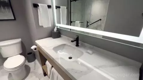 Queen Room with Two Queen Beds (#2419) bathroom picture #2