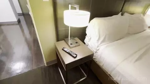 Executive King Suite (#509) bed picture #9