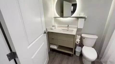 Studio, 2 Queen, Lake View (#6016) bathroom picture #7