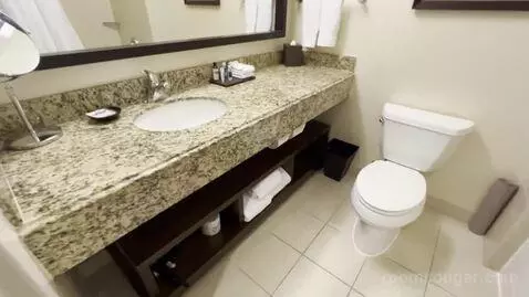 One Bedroom King Suite (#854) bathroom picture #2