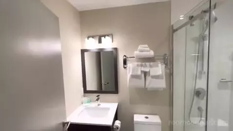 Standard Double Room (#307) bathroom picture #1