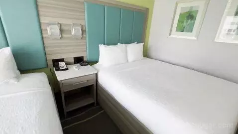 King Room (#407) bed picture #2